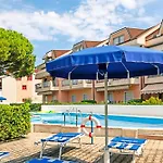 Pool, Private Garden And In The Center Apartment